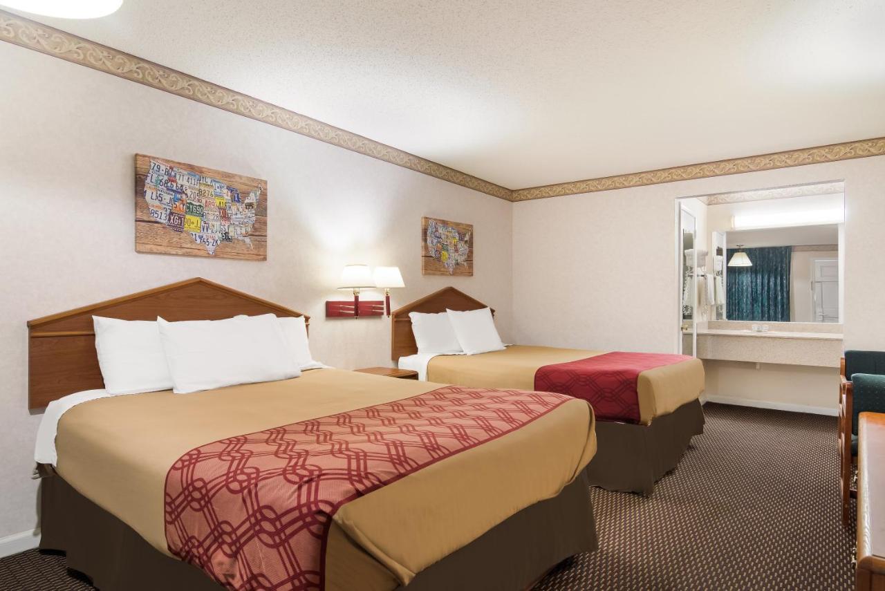 Hotel Econo North Damascus 2*